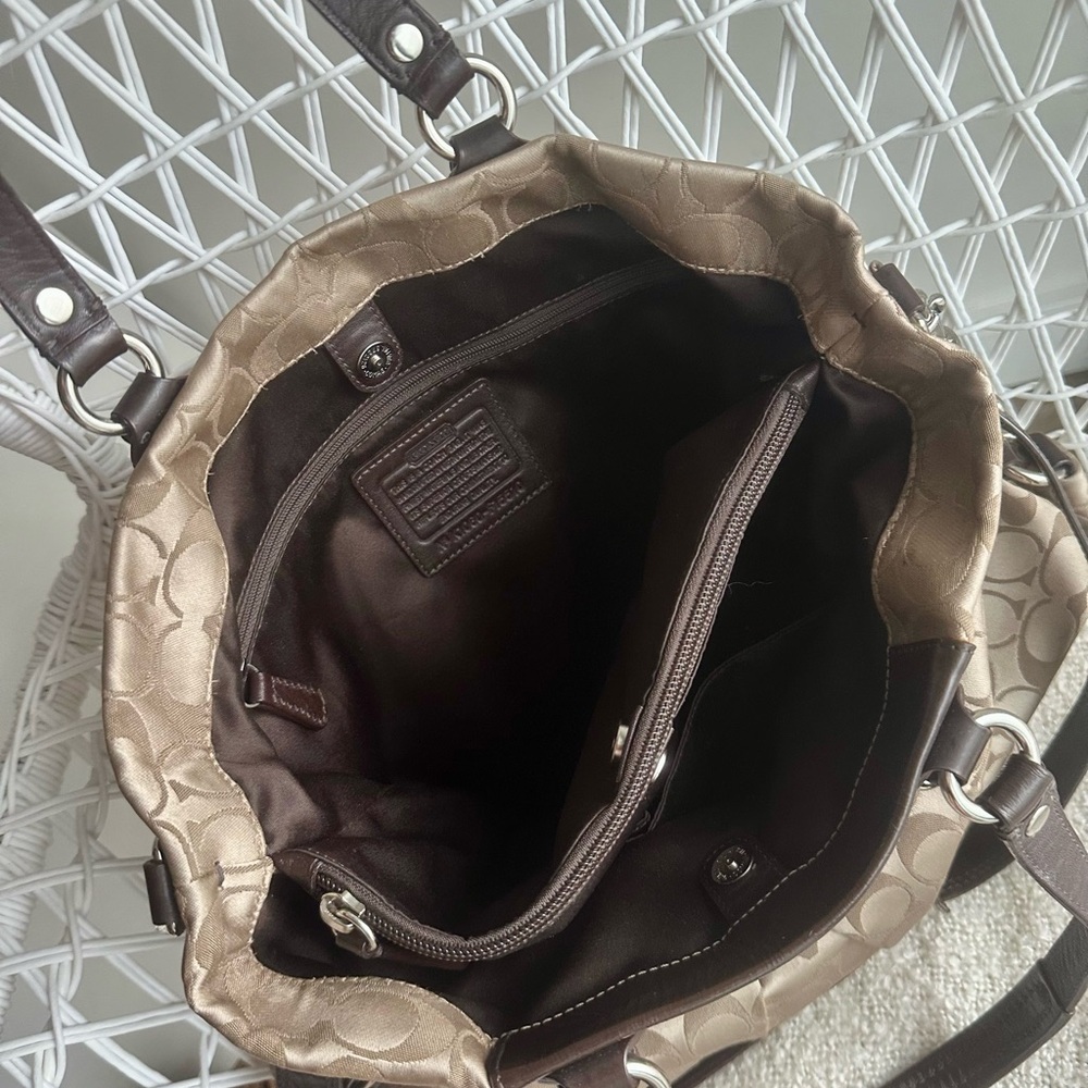 Vintage Coach Canvas Ashley tote bag in brown - Picture 6 of 11